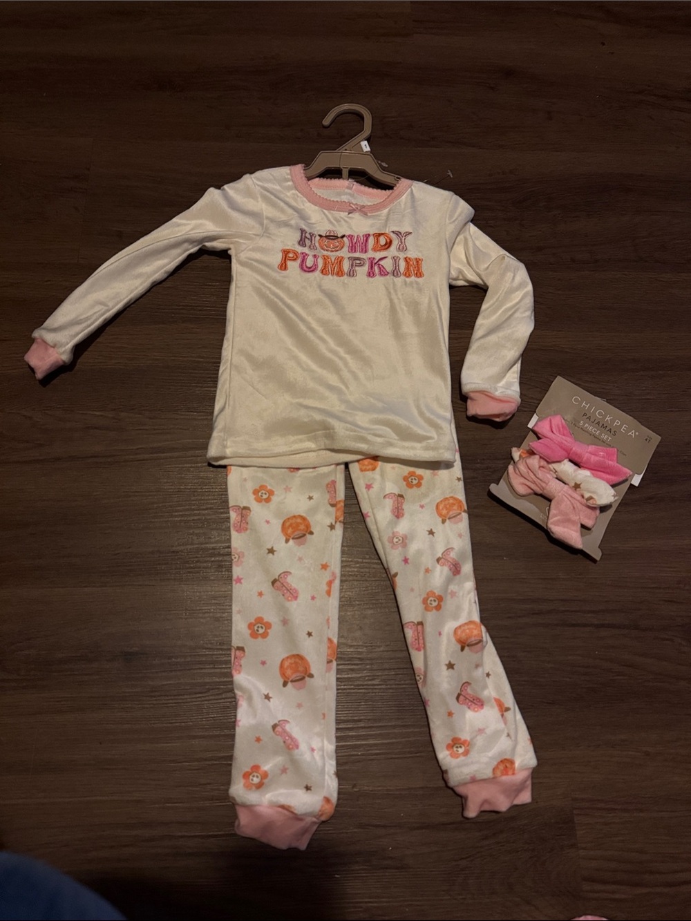 Chickpea NWT Kids 'Howdy Pumpkin' Pink Trim Pajama Set